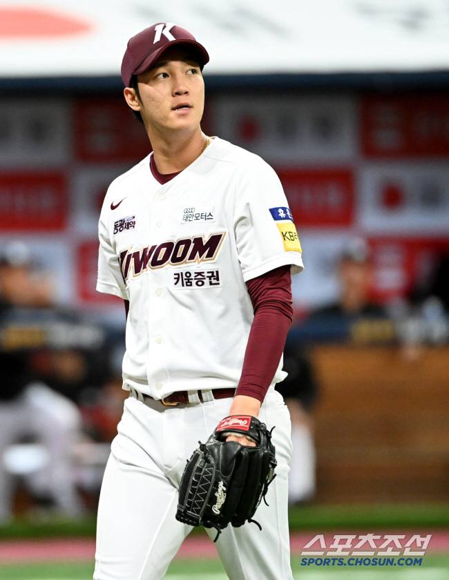2023 KBO리그 KT 위즈와 키움 히어로즈와 KT 위즈의 경기가 11일 고척스카이돔에서 열렸다. 키움 안우진이 3회초 수비를 마친 후 덕아웃으로 향하고 있다. 고척=허상욱 기자wook@sportschosun.com/2023.07.11/