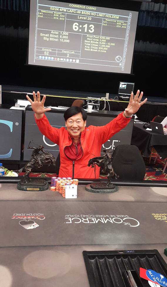 ▲프로포커대회에서 우승한 뒤 환호하는 케빈송 챔피언. ⓒ케빈송