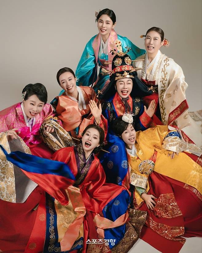 영화 ‘7인의 황후’ 화보 촬영 모습. 제작사 측 제공