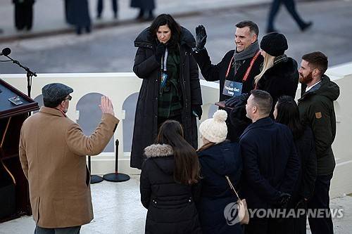 취임식 선서 리허설 [워싱턴 AFP=연합뉴스 . 재판매 및 DB 금지]