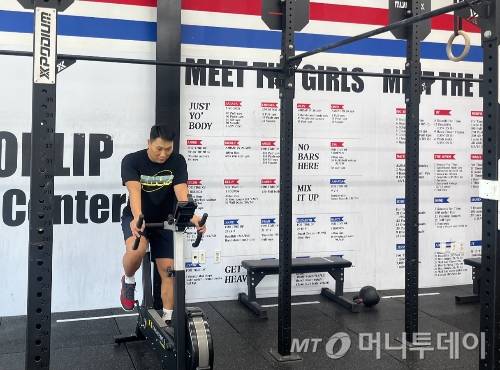 바이오솔루션 카티라이프 시술을 받은 박탄 크로스핏 선수가 운동을 하고 있다./사진제공=박탄
