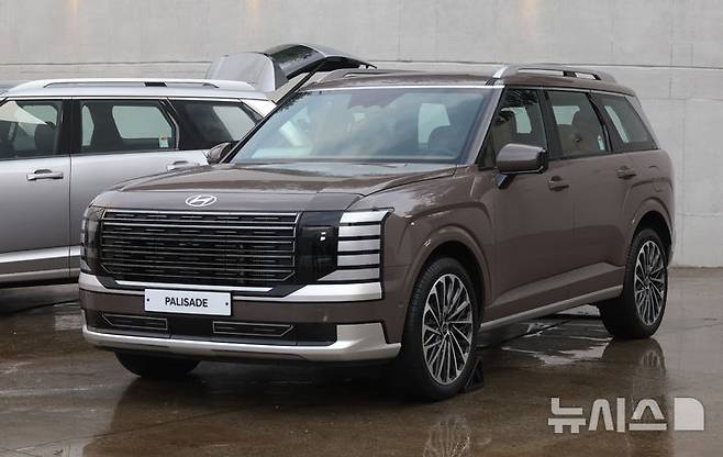 [성남=뉴시스] 김금보 기자 = 현대자동차가 지난 14일 경기 성남시 메종디탈리 복합문화공간에서 신차 '디 올 뉴 팰리세이드'를 공개하고 있다. 2025.01.15. kgb@newsis.com