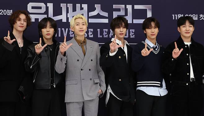 ‘유니버스 리그’는 단 하나의 프리즘 컵을 차지하기 위해 경쟁하는 리그전 형식의 오디션으로 프로그램은 실제 스포츠 경기처럼 진행되며, 세 구단을 이끄는 감독들이 드래프트를 통해 선수를 선발하고 경쟁한다./뉴스1