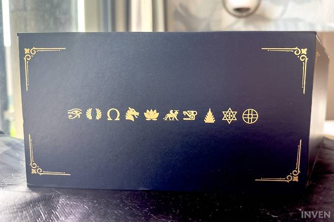 ▲ 옆에는 시리즈 팬에게 익숙한 문양부터