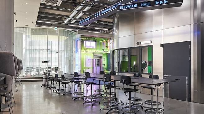 SK디앤디가 운영하는 '에피소드 강남262'의 업무 공간.  SK디앤디