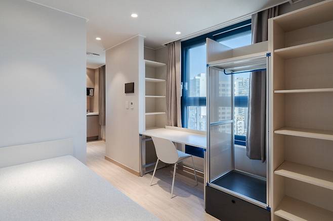 서울 마포구에 들어선 코리빙하우스 '맹그로브 신촌'의 내부.  MGRV