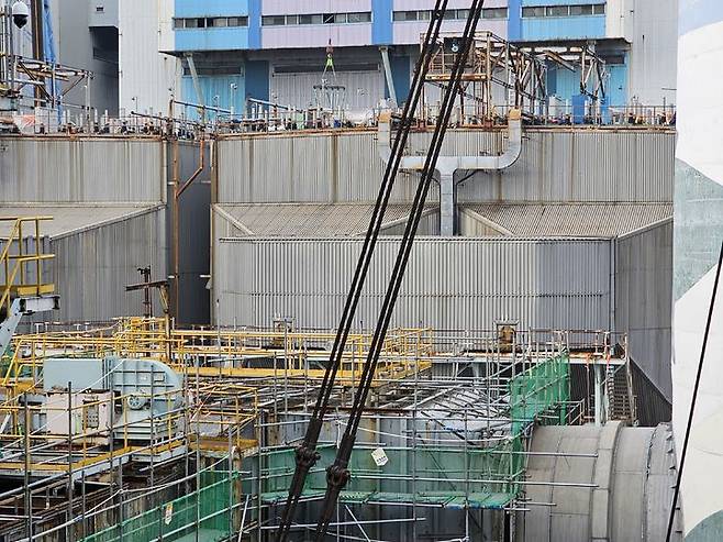 [태안=뉴시스] 여동준 기자 = 서부발전이 성능 개선 작업을 실시 중인 집진설비. 2025.01.16. yeodj@newsis.com *재판매 및 DB 금지