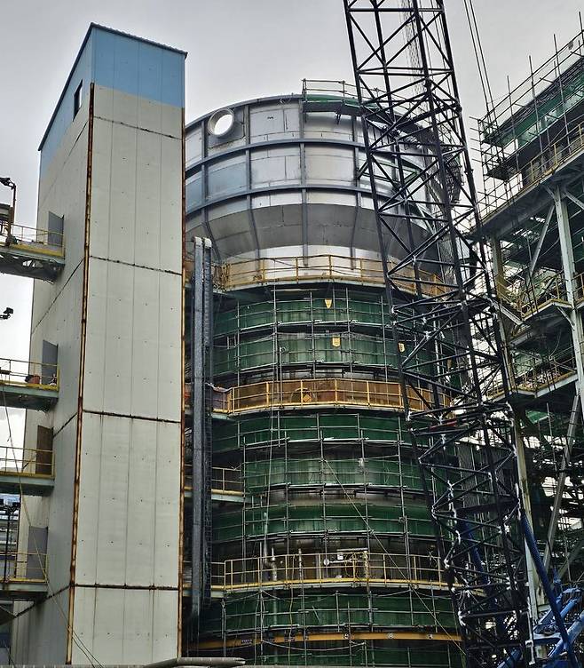 [태안=뉴시스] 여동준 기자 = 서부발전이 성능 개선 작업을 실시 중인 탈황설비. 2025.01.16. yeodj@newsis.com *재판매 및 DB 금지