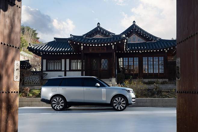 올 뉴 레인지로버 SV 비스포크 모닝 캄 에디션