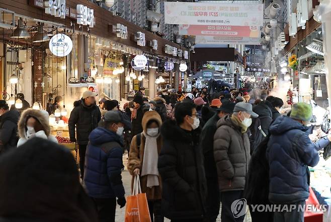 설 앞둔 전통시장 [연합뉴스 자료사진]