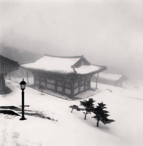 제주 존자암, 마이클 케나 Lamp and Temple_ Jonjaanji_ Jeju Island_ South Korea. 2012ⓒ Michael Kenna.