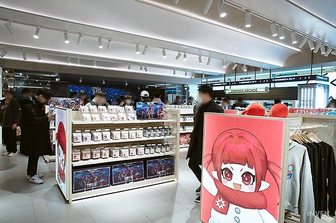 ▲ 그리고 정말 다양한 종류의 굿즈들도 반겨줍니다