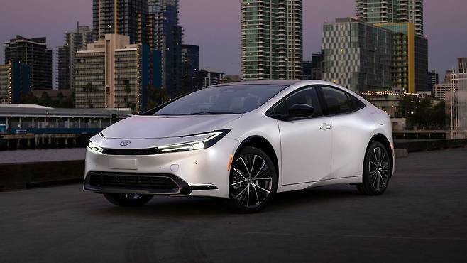 토요타 프리우스