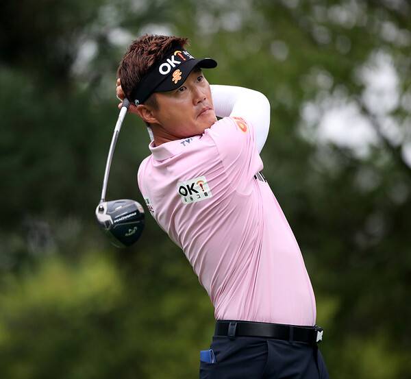 한국프로골프(KPGA) 투어에서 활약하는 40대 이태희 프로. 사진제공=KPGA