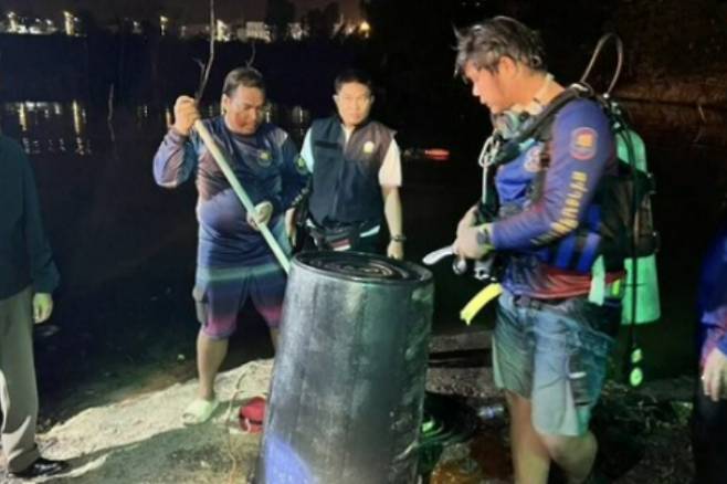 2024년 5월 11일(현지시간) 태국 경찰이 태국 파타야의 한 저수지에서 고무통 안에 30대 한국인 관광객 시신이 담긴 것을 발견했다. 태국 매체 까오솟 홈페이지 캡처