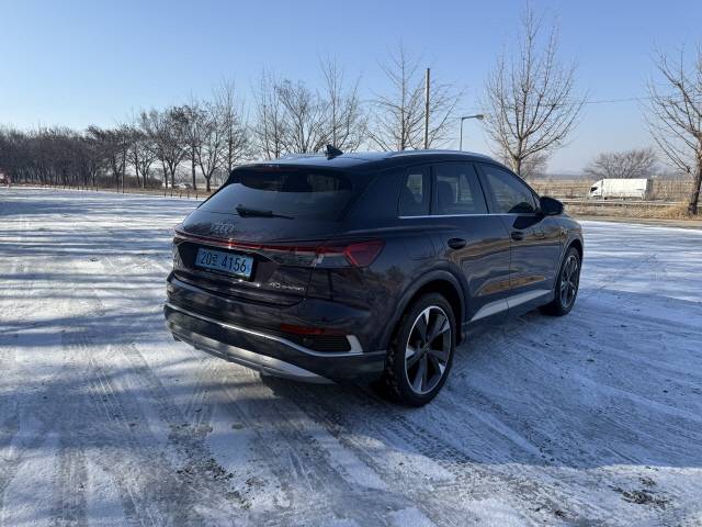 Q4 e-트론 후면부.