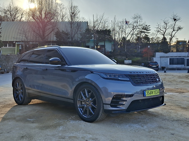 더 뉴 레인지로버 벨라 우측면 [김성우 기자]