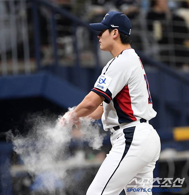 2024 WBSC 프리미어12 대한민국 야구 대표팀과 쿠바 대표팀의 평가전이 1일 서울 고척스카이돔에서 열렸다. 조병현이 숨을 고르고 있다. 고척=박재만 기자 pjm@sportschosun.com/2024.11.01/