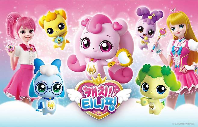 ‘캐치! 티니핑’ TV 시리즈와 극장용 장편 ‘사랑의 하츄핑’은 ‘MZ세대가 키우는 알파세대’라는 정밀한 수요 분석과 어린이와 성인 모두를 공략한 더블 타깃 전략으로 국내 애니메이션 기업들이 벤치마킹할 만한 성공 모델을 보여 줬다. 사진 출처 에스에이엠지엔터테인먼트 홈페이지