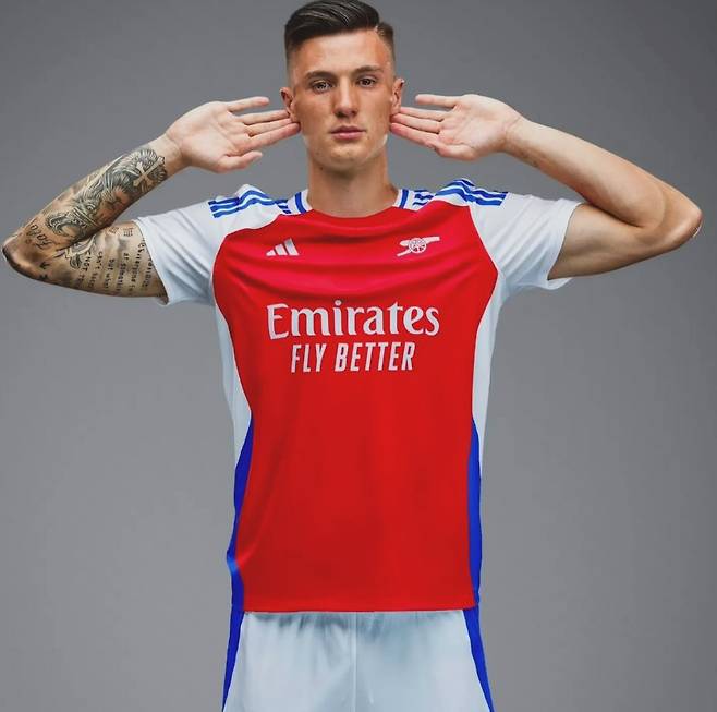 ▲ 아스날 유니폼을 입은 세슈코 합성 사진 ⓒX