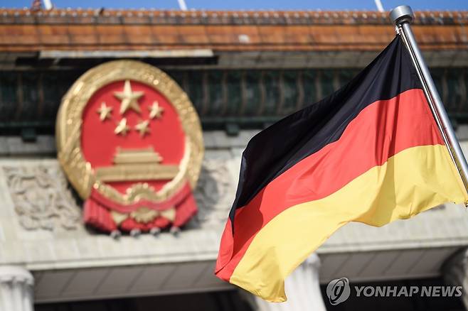 중국 인민대회당 앞 독일 국기 [EPA 연합뉴스 자료사진. 재판매 및 DB 금지]