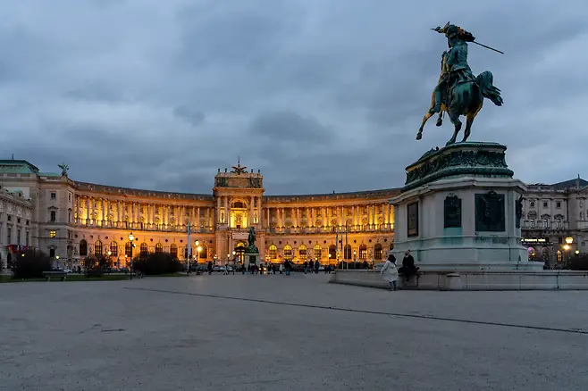 7cea8371b1846ef73be98fe1439c7773b5d4c36f9d395cd602e863f27d2c6eed