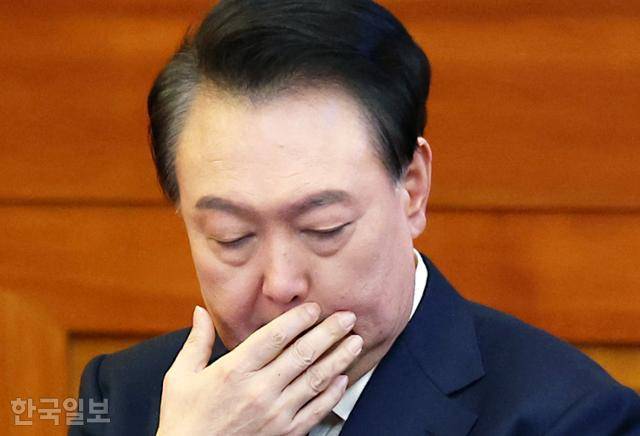 윤석열 대통령이 21일 서울 종로구 헌법재판소에서 열린 윤석열 대통령 탄핵심판 3차 변론기일에 참석하고 있다. 2025.1.21 사진공동취재단