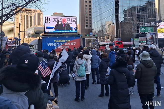 국회에서 윤석열 탄핵소추안이 가결된 2024년 12월14일 광화문 보수단체 집회에서 전광훈 목사가 발언하고 있다. ⓒ시사IN 이오성