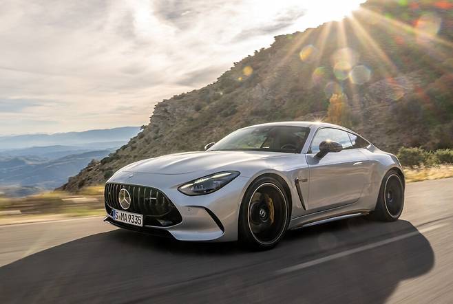 사진 : 더 뉴 메르세데스-AMG GT