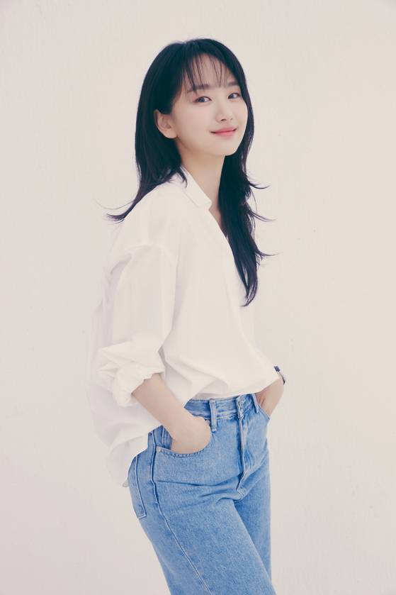 영화'말할 수 없는 비밀'에서 비밀을 간직한 여주인공 정아를 연기한 원진아.  사진 아티스트컴퍼니