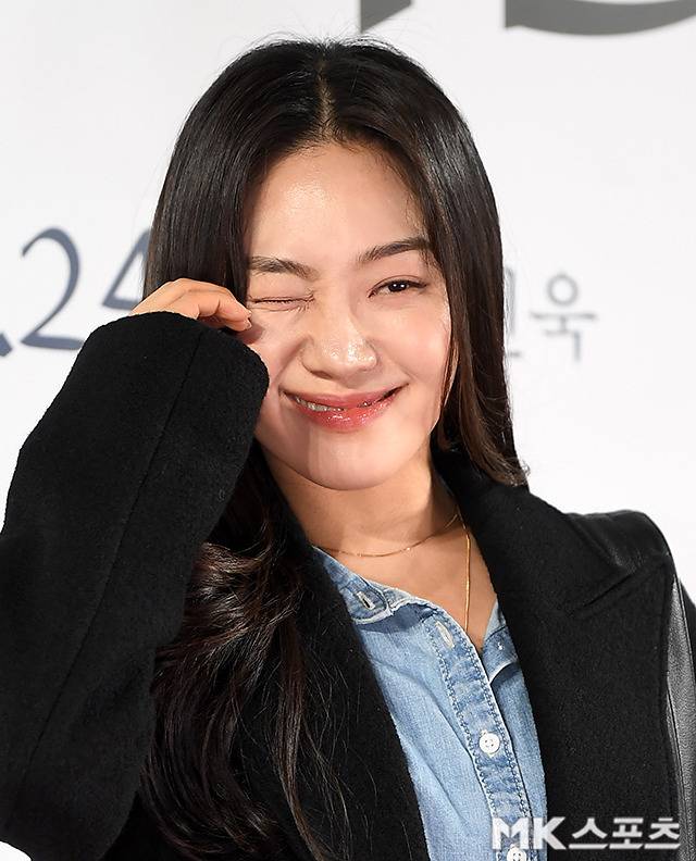 최희서는 영화 검은 수녀들 VIP 시사회에 참석하며 포토월을 뜨겁게 달구었다.사진=천정환 기자