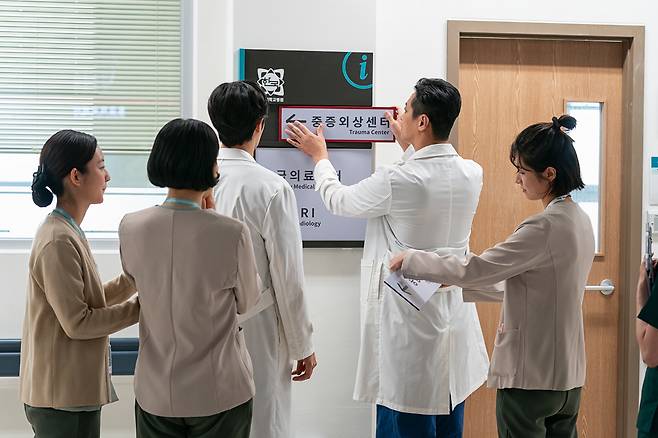 24일 공개되는 넷플릭스 시리즈 ‘중증외상센터’