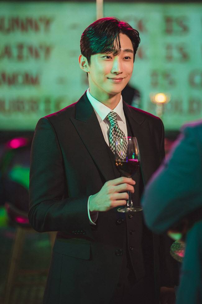 진영(사진=스튜디오브이플러스)