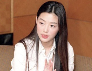 FIoYKJkaUAUXhh9.jpg 다시보는 그시절 긴생머리 전지현