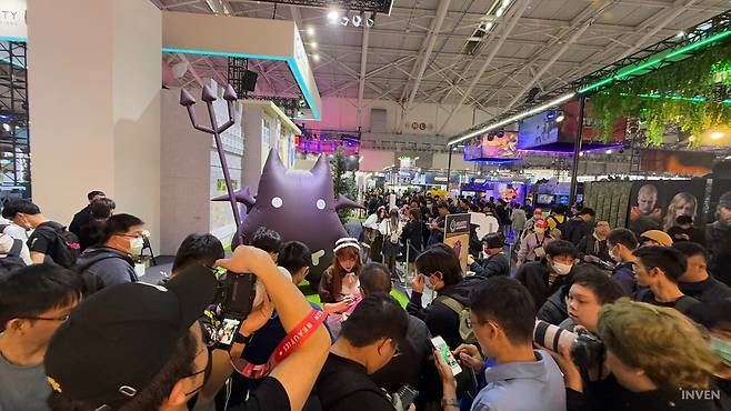 ▲ 올해는 라그나로크에 주력, 신작 시연 및 다양한 이벤트로 현장 유저들의 호응을 얻었다