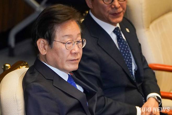 윤석열 대통령 탄핵소추안 표결이 이뤄진 지난해 12월 14일 오후 서울 영등포구 여의도 국회 본회의장에 이재명 더불어민주당 대표가 참석해 있다. 사진=유희태 기자