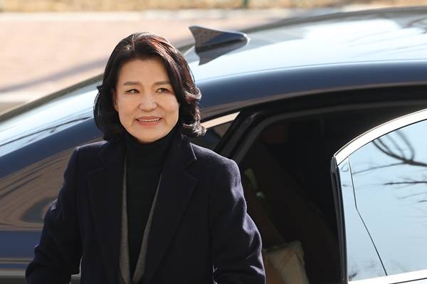 ▲헌재의 탄핵안 기각으로 직무에 복귀한 이진숙 방통위원장이 23일 오전 과천정부청사 방통위에 출근하고 있다. ⓒ연합뉴스