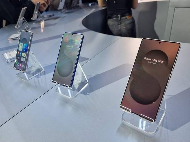 갤럭시 S25 시리즈. /사진=배한님 기자