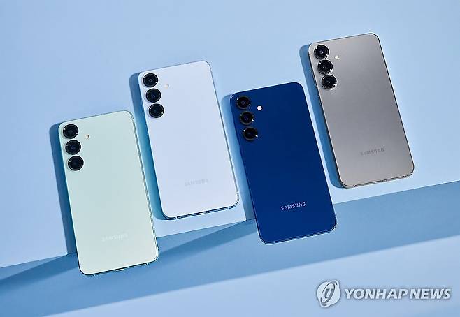 삼성전자, '갤럭시 S25 시리즈' 공개 (서울=연합뉴스) 삼성전자가 22일(현지시간) 미국 새너제이 SAP센터에서 열린 '갤럭시 언팩 2025' 행사에서 '갤럭시 S25 시리즈'를 공개했다고 23일 밝혔다. 사진은 갤럭시 S25 기본 색상 컨셉 이미지. 2025.1.23 [삼성전자 제공. 재판매 및 DB 금지] photo@yna.co.kr