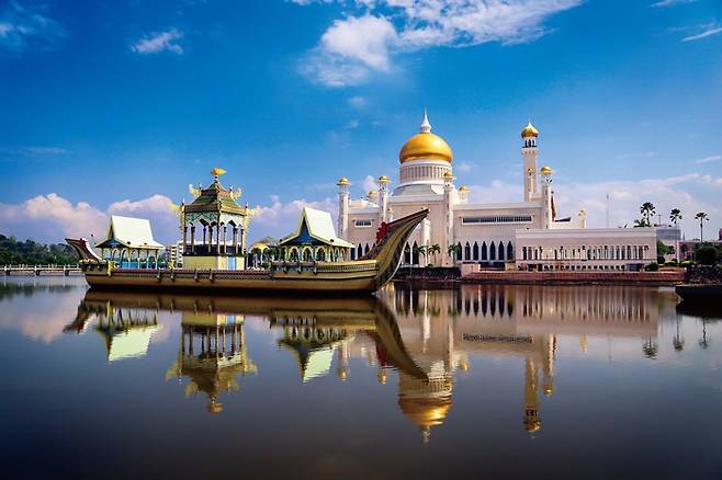 브루나이, 오마르 알리 사이푸딘 모스크 / 사진=모두투어 제공