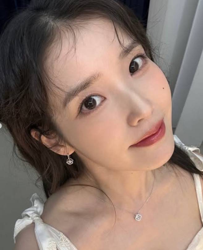 아이유 소셜미디어