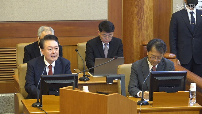 △ 지난 21일 열린 탄핵심판 3차 변론기일에서 피청구인 윤석열 대통령이 발언하고 있다.