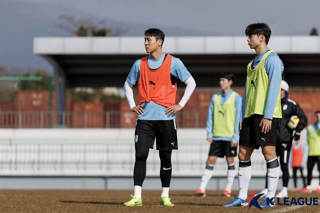 천안시티 이적 후 제주서귀포시민축구장에서 훈련 중인 이정협. 사진=프로축구연맹