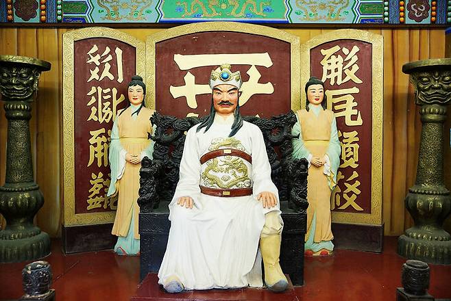 서하왕릉 박물관에 전시 중인 개국황제 이원호의 밀랍상