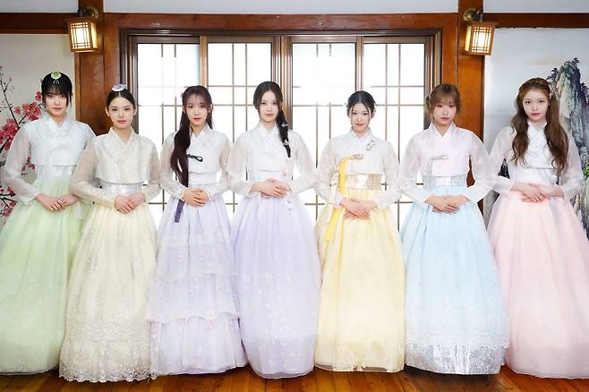 그룹 이즈나 / 사진제공=웨이크원