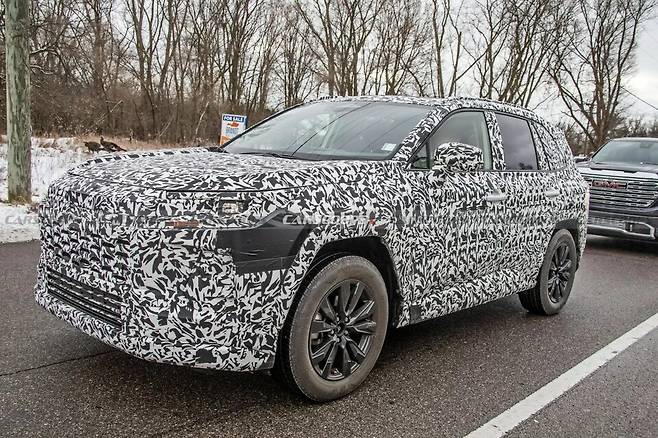 사진 : 토요타 라브4 풀체인지 테스트카 (출처=Carscoops)