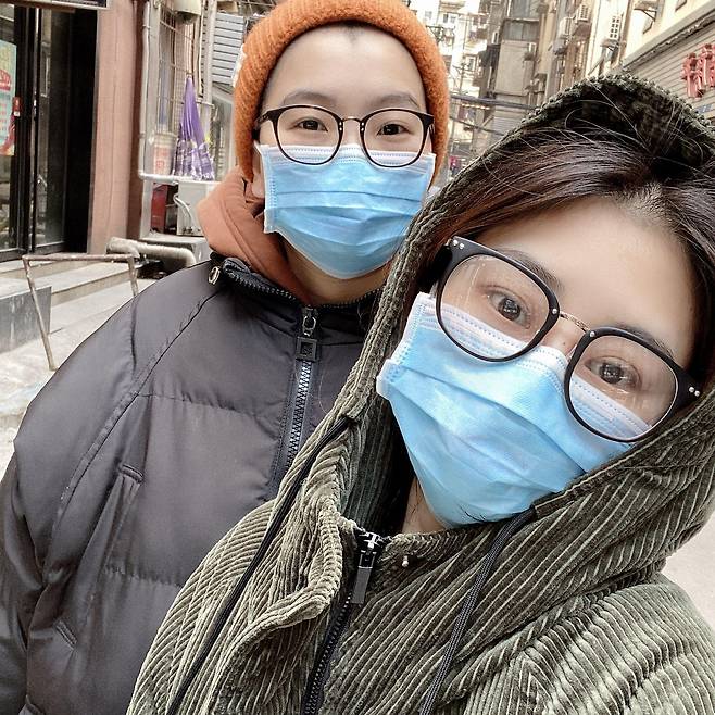 우한에서 보드게임방을 운영하는 트리스탄 리우(좌)와 양시