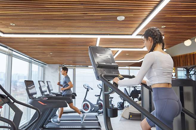 체중 감량을 위해서는 일립티컬 머신보다 러닝머신을 사용하는 게 효과적이다./사진=게티이미지뱅크