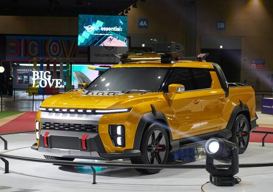 Concept vehicle of KG Mobility's Musso EV, its first electric pickup. The car, first unveiled at the Seoul Mobility Show 2023, is slated to debut in March. [NEWS1]