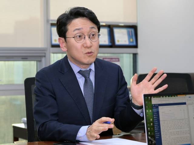 천준호 더불어민주당 의원이 지난 23일 국회 의원회관에서 국민일보와 인터뷰하고 있다. 최현규 기자